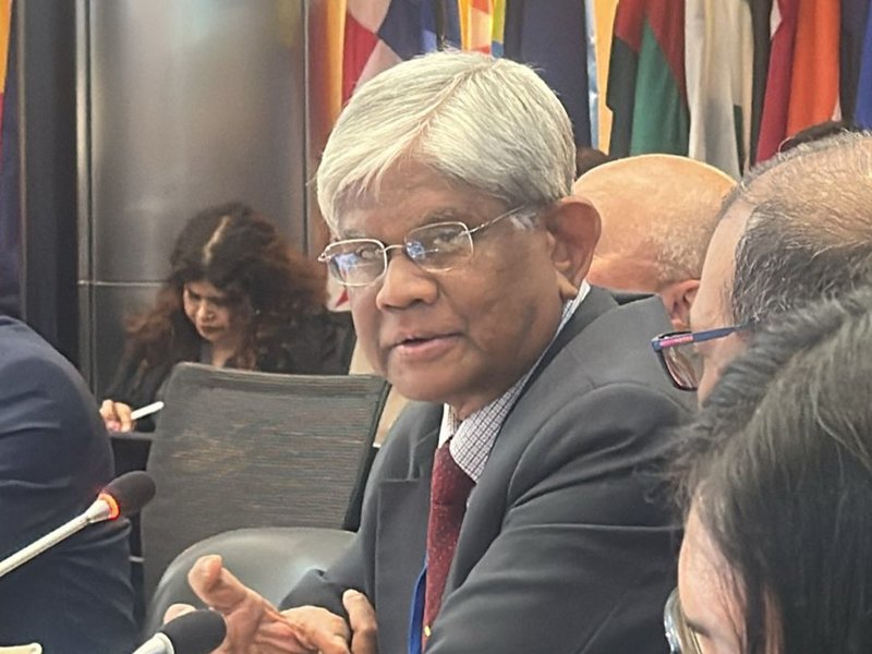 Bangladesh: Secretariat officials confine Finance Adviser inside office over allowance demand