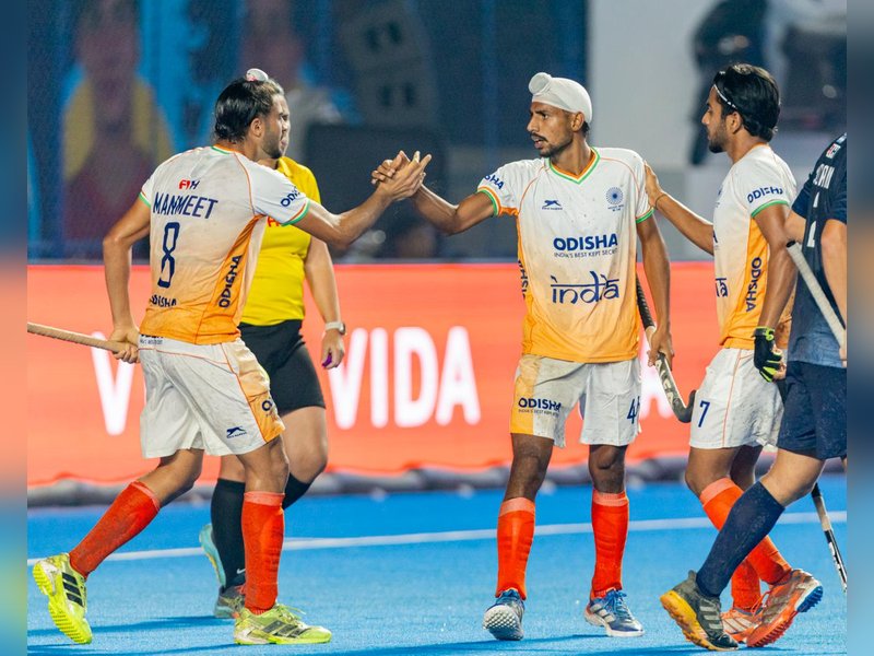  Dr. Mansukh Mandaviya praises Indian junior men's hockey team for winning a historic bronze in Junior World Cup 2025 in Chennai on Wednesday. Photo credit: Hockey India