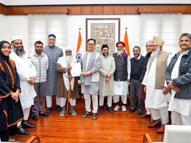 Kiren Rijiju discusses Waqf properties’ registration with AIMPLB (Photo: @KirenRijiju/X)