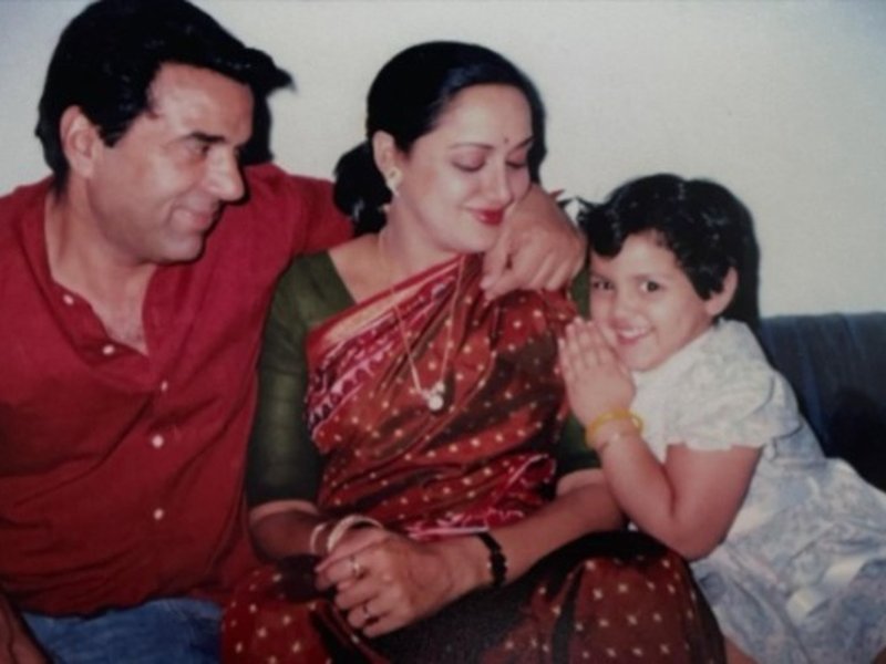 Hema Malini honours late Dharmendra’s memory as a cherished grandfather; Esha Deol & Ahana Deol break down at prayer meet