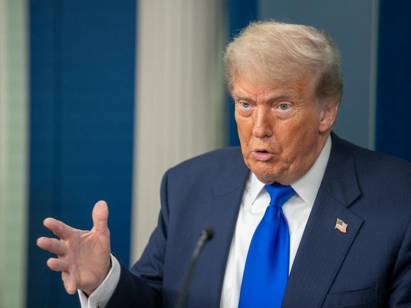 Trump signs executive order targeting foreign-owned proxy advisors