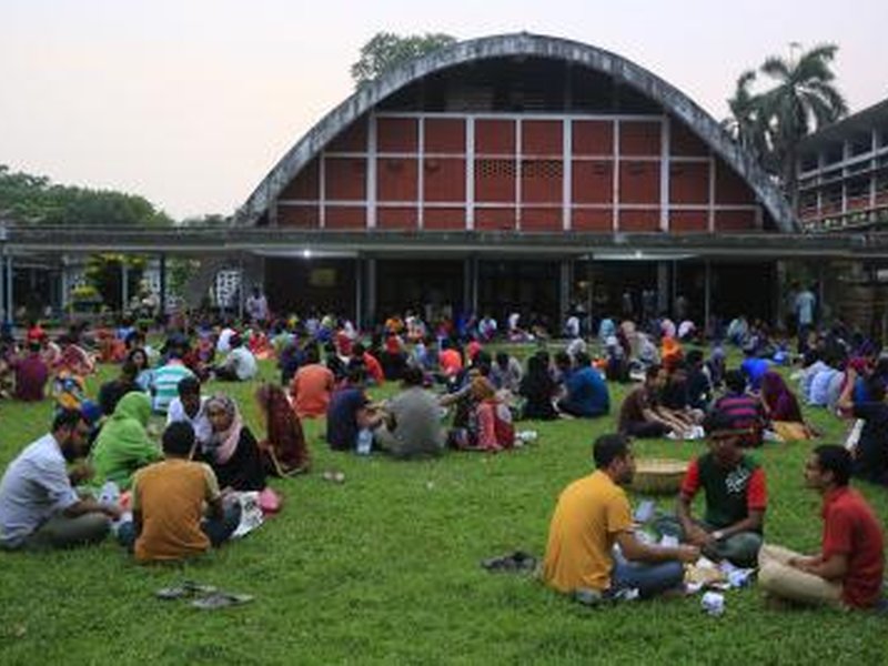 Bangladesh: Three Dhaka University teachers attacked by group led by DUCSU leader