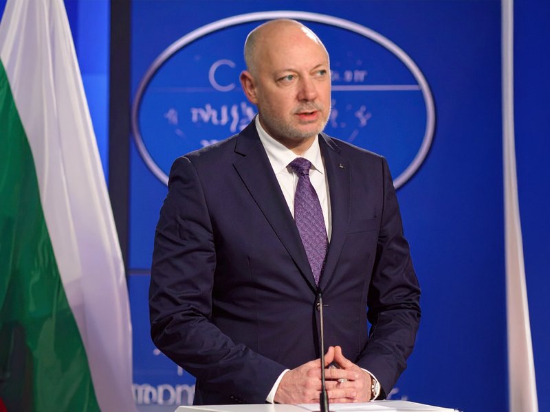 बुल्गारिया में सड़कों पर उतरे लोग, जनाक्रोश के सामने झुकी सरकार; पीएम ने छोड़ी कुर्सी