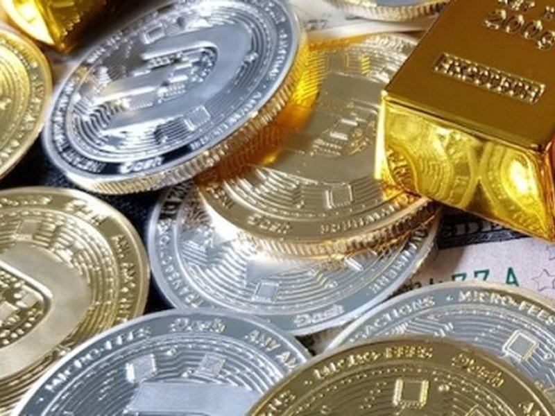 Silver surges past Rs 2 lakh/kg, gold prices jump nearly 2 pc