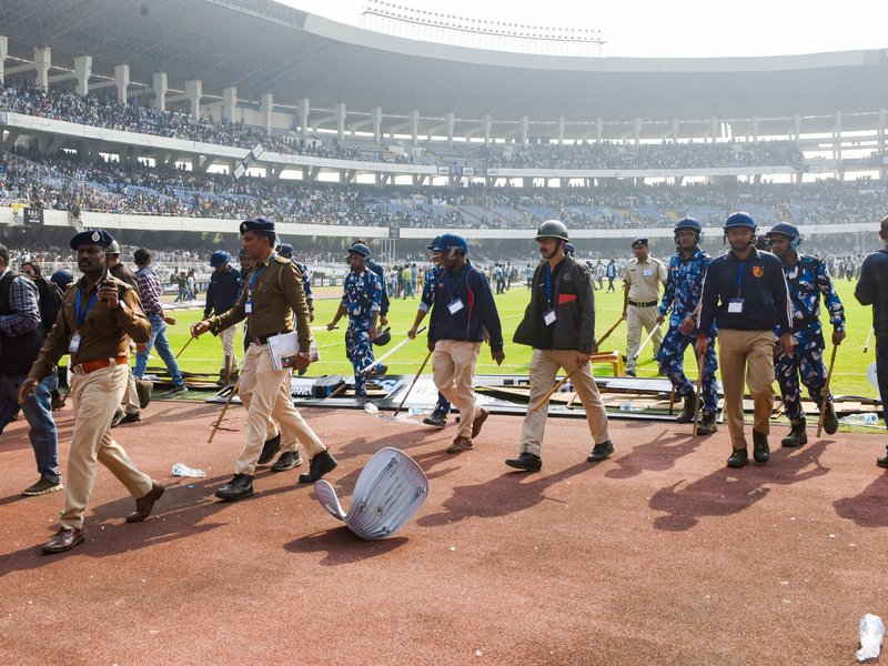 Messi-ed up in Kolkata: A case of poor management!