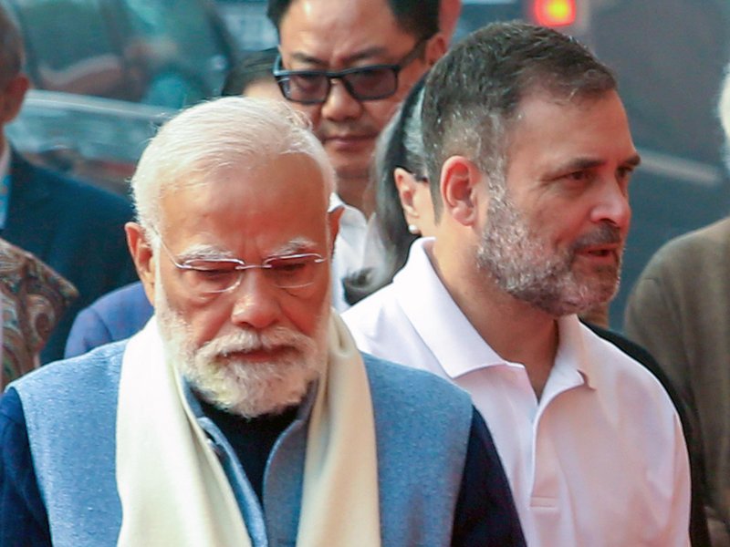 सिंहावलोकन 2025 : राजनीतिक उथल-पुथल का साल, वक्फ से लेकर वंदे मातरम तक उठे सवाल