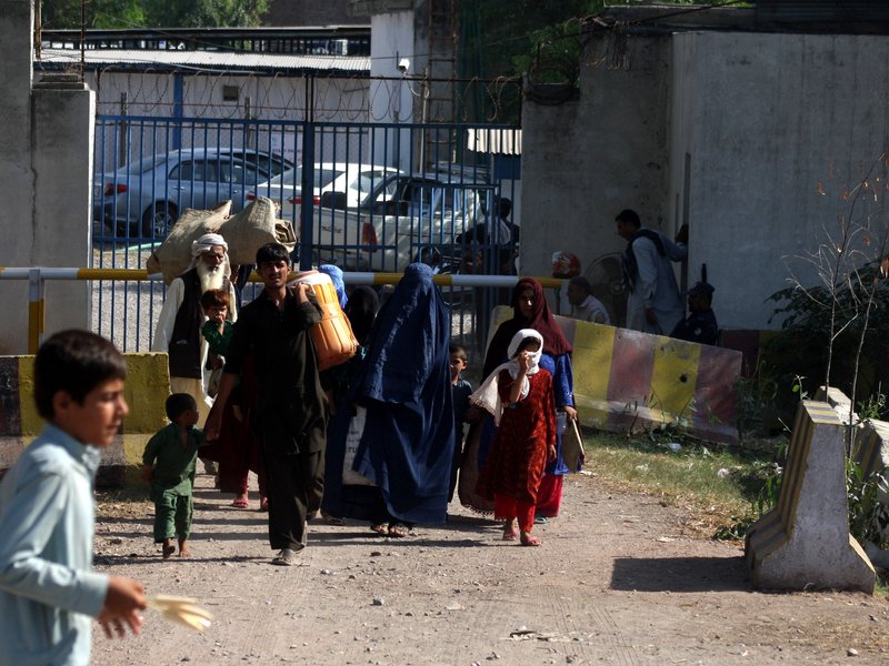 Pakistan, Iran forcibly deport over 10,000 Afghan refugees in two days