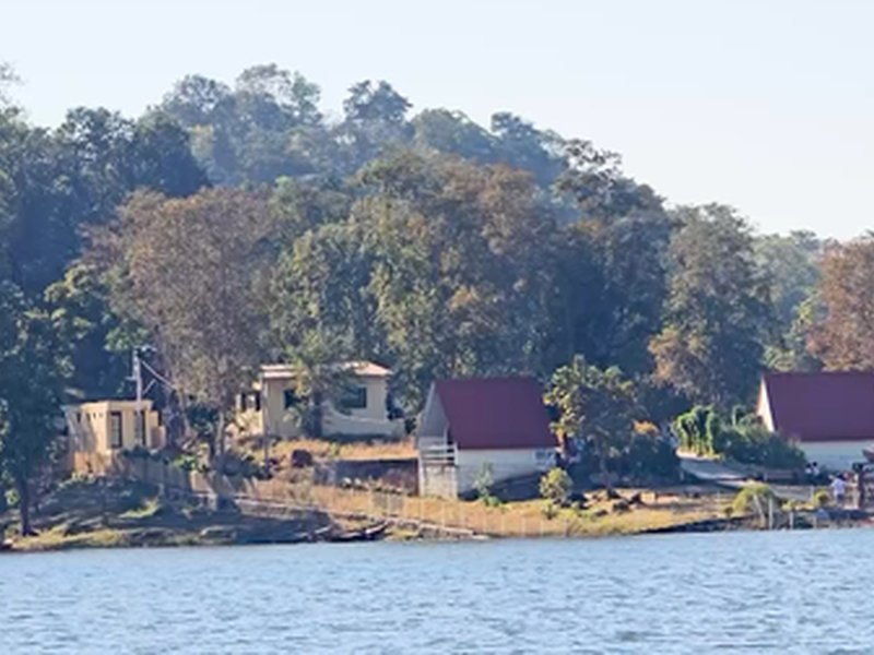 सूरत: सैकड़ों पर्यटकों के आकर्षण का केंद्र बना आमली बांध, एक नए शांत पर्यटन स्थल के रूप में उभरा