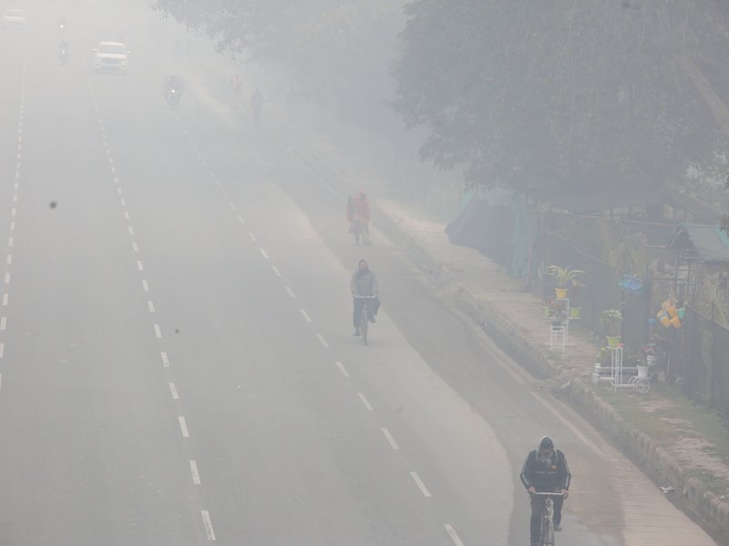 Delhi slips into ‘severe’ air category, stage-III GRAP curbs enforced across NCR (Photo: IANS/Prem Nath Pandey)