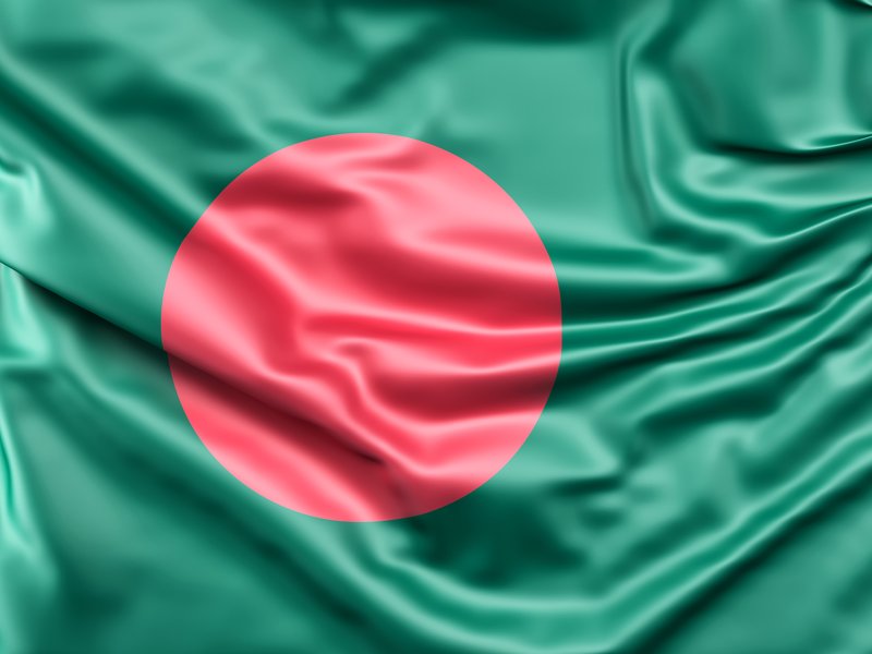 बांग्लादेश के लक्ष्मीपुर में बदमाशों ने चुनाव आयोग के दफ्तर में लगाई आग