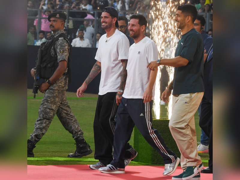 Messi mania grips Delhi as thousands flock to Arun Jaitley Stadium