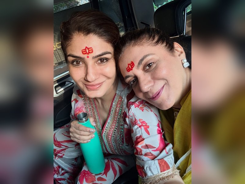 Raveena Tandon shares moments from her serene visit to Babulnath temple