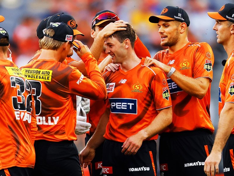 बीबीएल: स्कॉर्चर्स की शानदार शुरुआत, बारिश से प्रभावित मुकाबले में सिक्सर्स को 5 विकेट से हराया