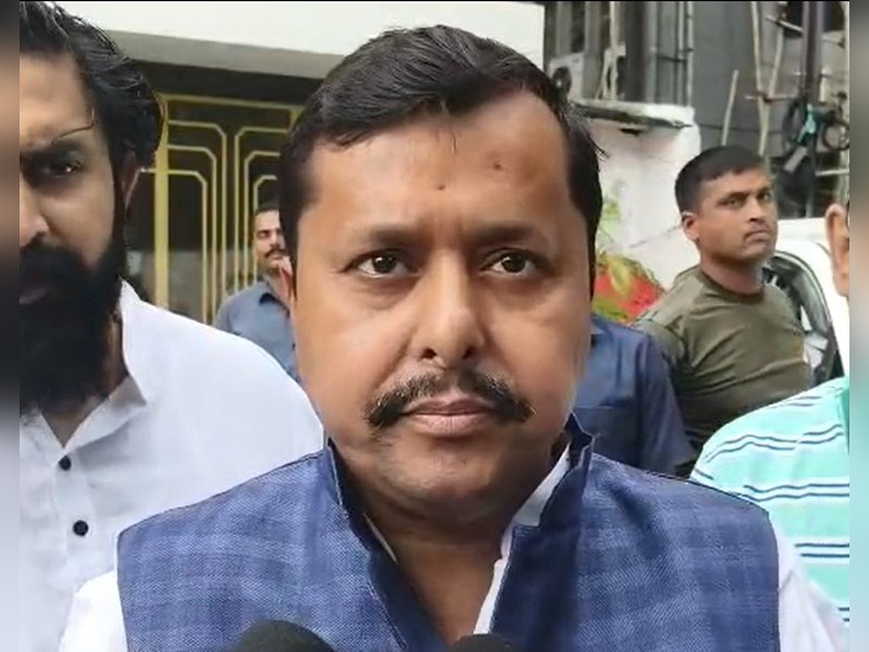 राजनीतिक के अलावा सामाजिक कार्यकर्ता के रूप में जाने जाते हैं नितिन नबीन