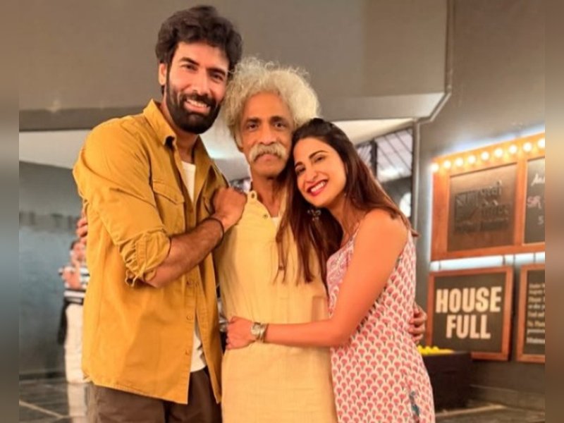 Aahana Kumra celebrates 14 years of 'Sir Sir Sarla', calls theatre her truest joy
