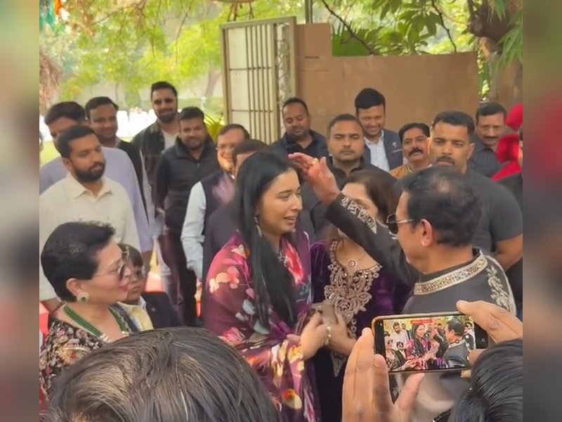 Bigg Boss 19’s Tanya Mittal returns home to Gwalior, breaks down meeting parents