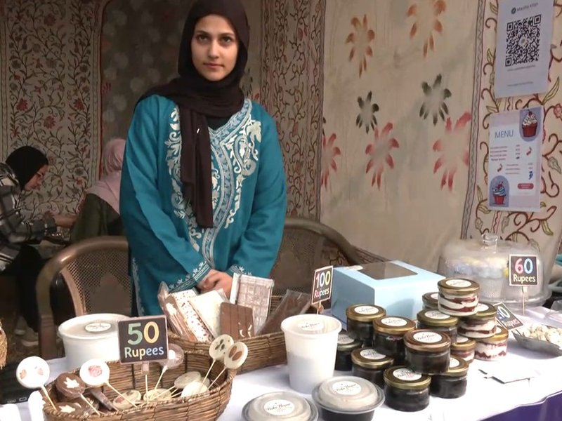आर्टिकल 370 हटने के बाद कश्मीर में उभर रही युवा महिला उद्यमी, स्टार्टअप से बनीं आत्मनिर्भर 