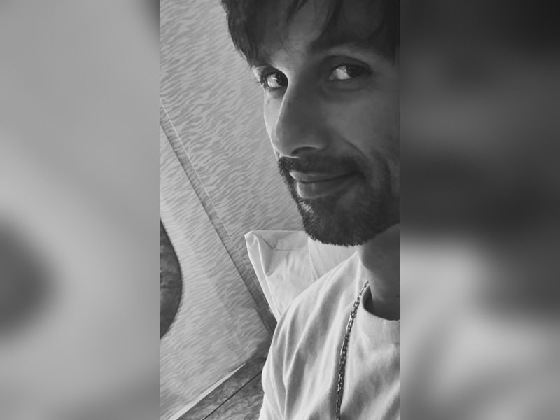 Shahid Kapoor says ‘delayed flights are lovely’