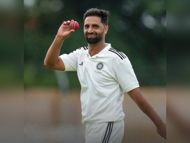 J&K: Uncapped Auqib Nabi sold to Delhi Capitals for Rs 8.40 crore (Photo: @auqibnabidar/X)