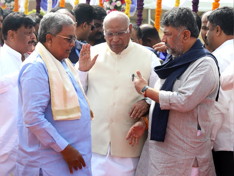 Congress: The hold of satraps on the grand old party (Photo: IANS)