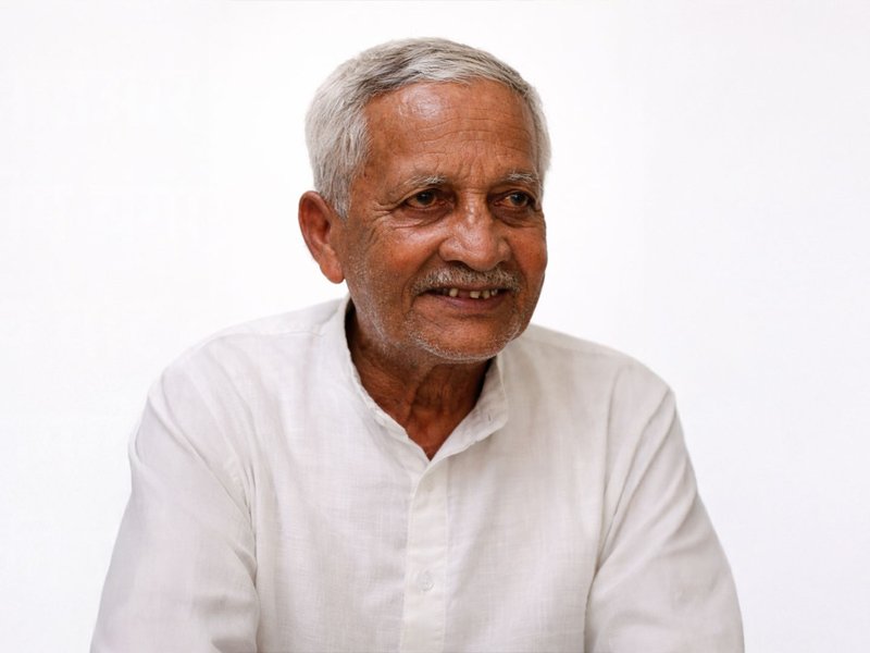 यादों में अदम : 'समय से मुठभेड़' करने वाला शायर, जिसने फाइलों में 'गांव का मौसम गुलाबी' देखा