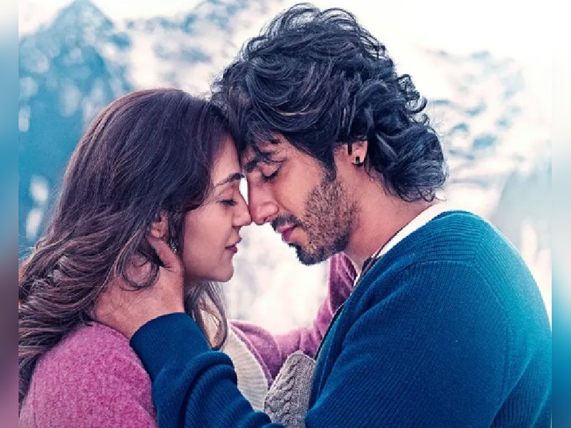 सिंहावलोकन 2025 : इस साल इन सुपरहिट फिल्मों पर दर्शकों ने लुटाया प्यार, बॉक्स ऑफिस पर रही सुपरहिट