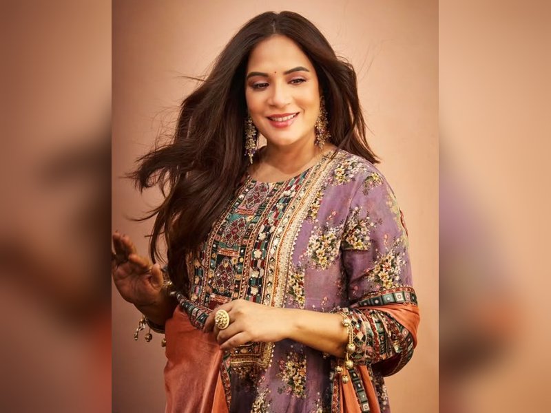 कॉमिक रोल हो या गंभीर, हर किरदार में आसानी से डूब जाती हैं ऋचा चड्ढा, क्रिटिक्स भी करते हैं तारीफ