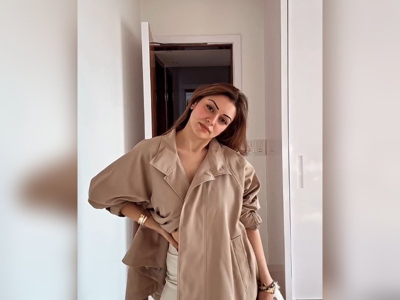 Hansika Motwanni makes ‘pointless reel’ while listening to ‘Sanun Nahar Wale Pool’