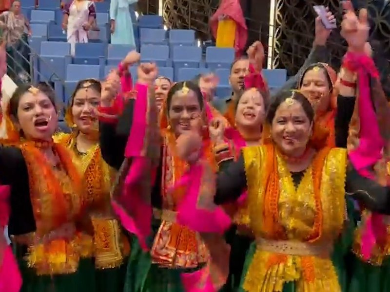 ओमान में पीएम मोदी से मुलाकात कर उत्साहित हुए प्रवासी भारतीय, बोले- भारत पर गर्व है