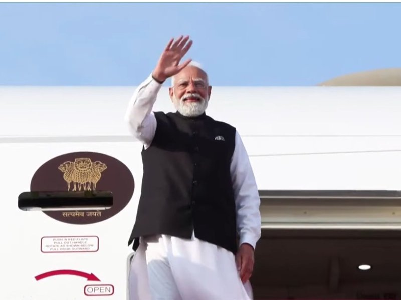 PM MOdi returns