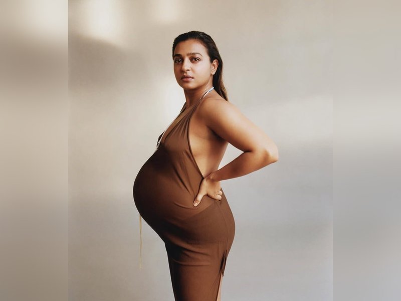 Raat Akeli Hai' director Honey Trehan lauds new mom Radhika Apte for 'postponing her flight' for work