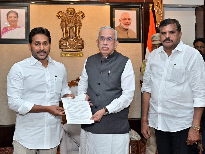 Andhra: Jagan submits one crore signatures to Guv against privatisation of medical colleges (Photo: IANS)