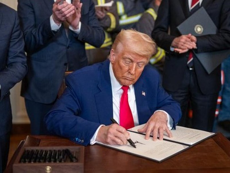 Trump signs order to assert US space dominance, reaffirms Moon return by 2028