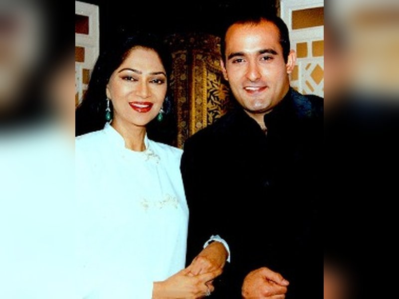 Simi Garewal recalls the time she peered inside the enigma that is Akshaye Khanna