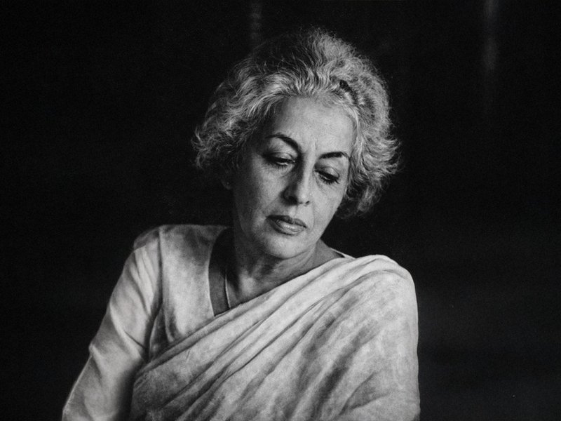 तेजी बच्चन: जाति, संस्कृति और सत्ता की सीमाएं तोड़ीं, जिनके विचारों ने गढ़ा ‘महानायक’ और बदली सामाजिक सोच