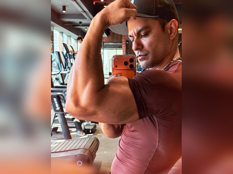 Kunal Kemmu flaunts his ‘arms and ammunition’ in the gym 