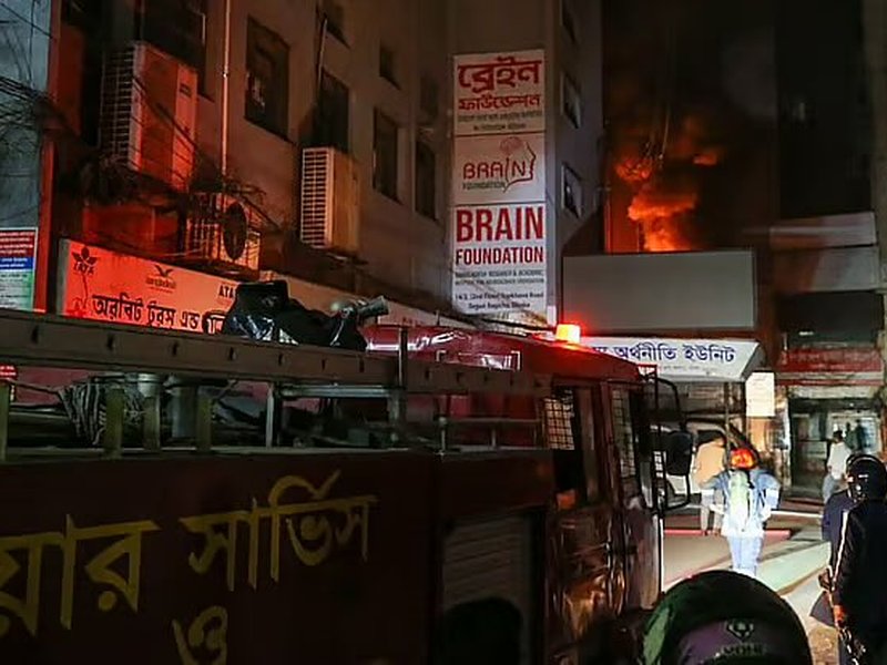 Bangladesh: Cultural groups, journalists take to streets against 'attack on Liberation War ideals'