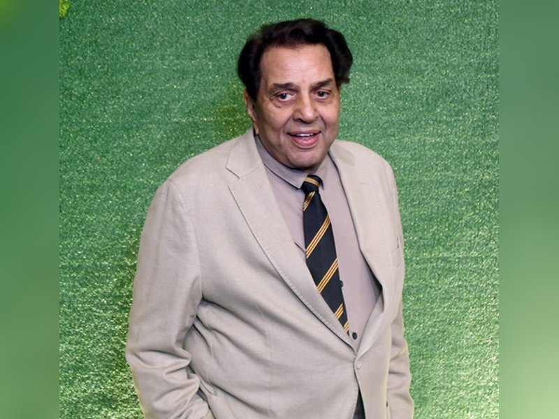 Sunny Deol’s shares video of father Dharmendra asking Indians, Pakistanis to watch ‘Ikkis’