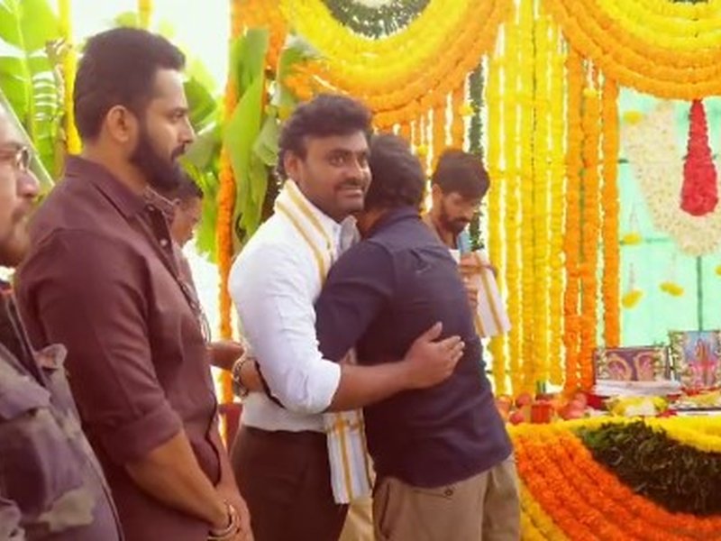 पीएम मोदी की बायोपिक 'मां वंदे' की शूटिंग शुरू, उन्नी मुकुंदन पर्दे पर बनेंगे 'प्रधानमंत्री'