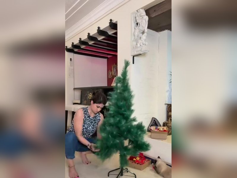 Shamita Shetty enjoys doing Christmas decorations with her little helpers