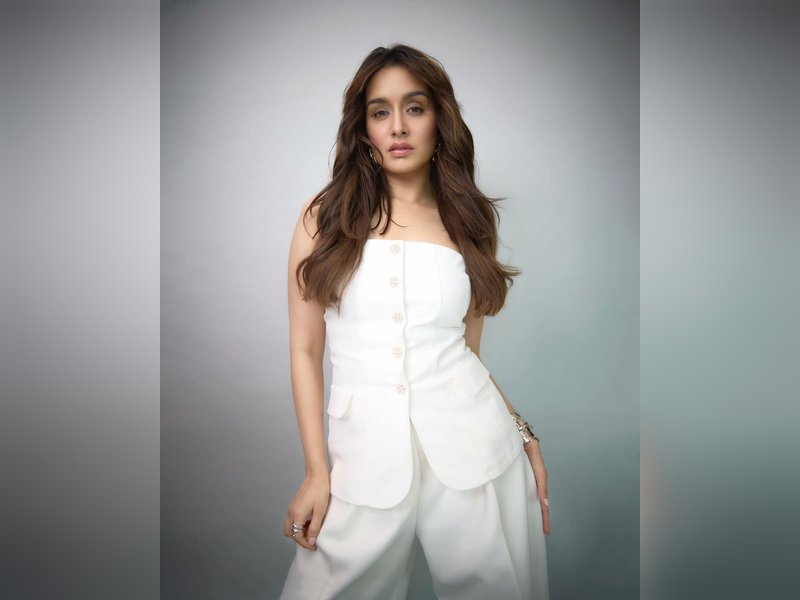Shraddha Kapoor wishes to have coffee with Amitabh Bachchan