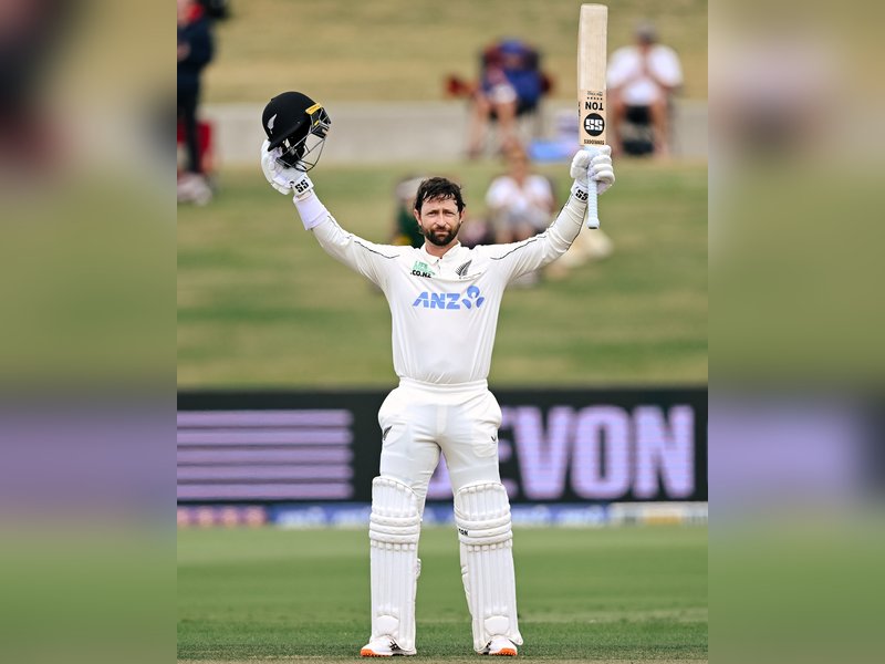 डेवोन कॉनवे ने रचा इतिहास, एक टेस्ट में दोहरा शतक और शतक लगाने वाले पहले कीवी बल्लेबाज बने 