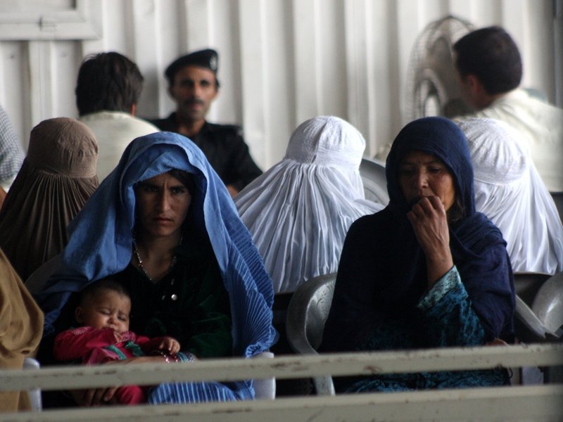 Over 5,400 Afghan refugees deported from Iran, Pakistan in single day