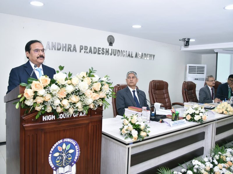 Remain calm even in complex situations, SC judge advises judges