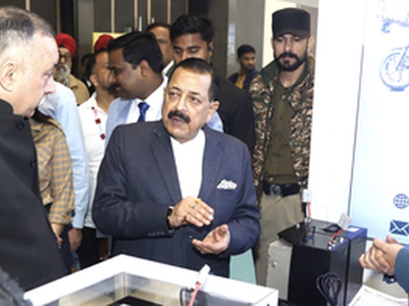 भारत में स्वच्छ परिवहन और रोजगार में इलेक्ट्रिक वाहन निभा रहे अग्रणी भूमिका : केंद्र 