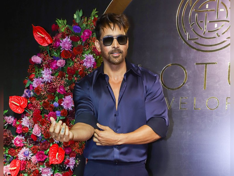Harshvardhan Rane turns travel time into recovery time, converts his van into ‘spa on wheels’