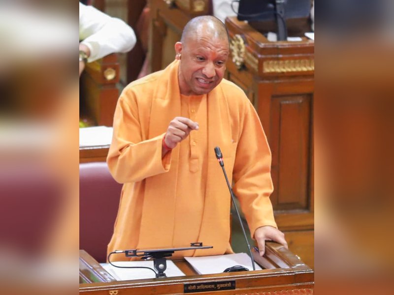 केवल गीत नहीं, राष्ट्र की चेतना व साहस का मंत्र है वंदे मातरम् : सीएम योगी  