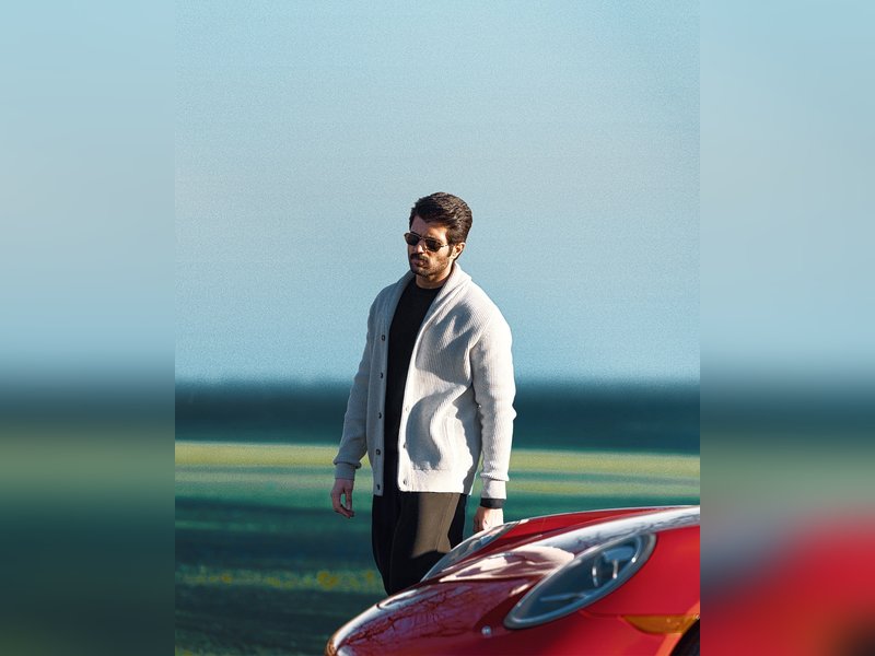 One day, I'll stop by again, says Vijay Deverakonda to man who imitates his ride to Diskit from 'Dear Comrade' (photo credit: Vijay Deverakonda/Instagram)