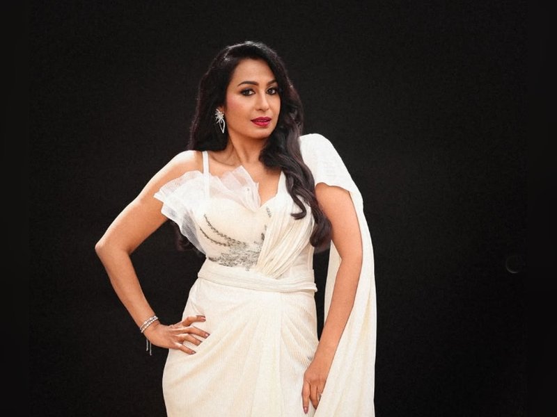 Kashmera Shah’s hilarious ‘hydration gyaan’: Drink water, avoid drama