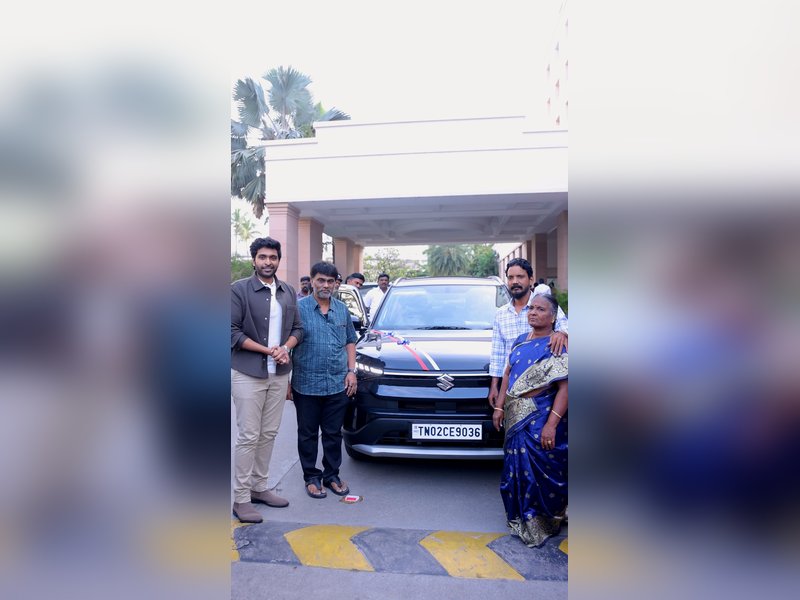 Confident about Sirai's success, producer gifts car to director Suresh Rajakumari even before film's release! (Photo Credit: IAN/PR)
